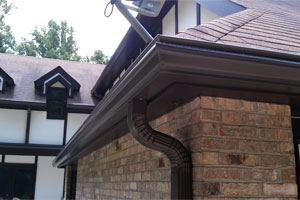 AlexSeamlessGutters_Services_DownSpoutsHomePage2_300px